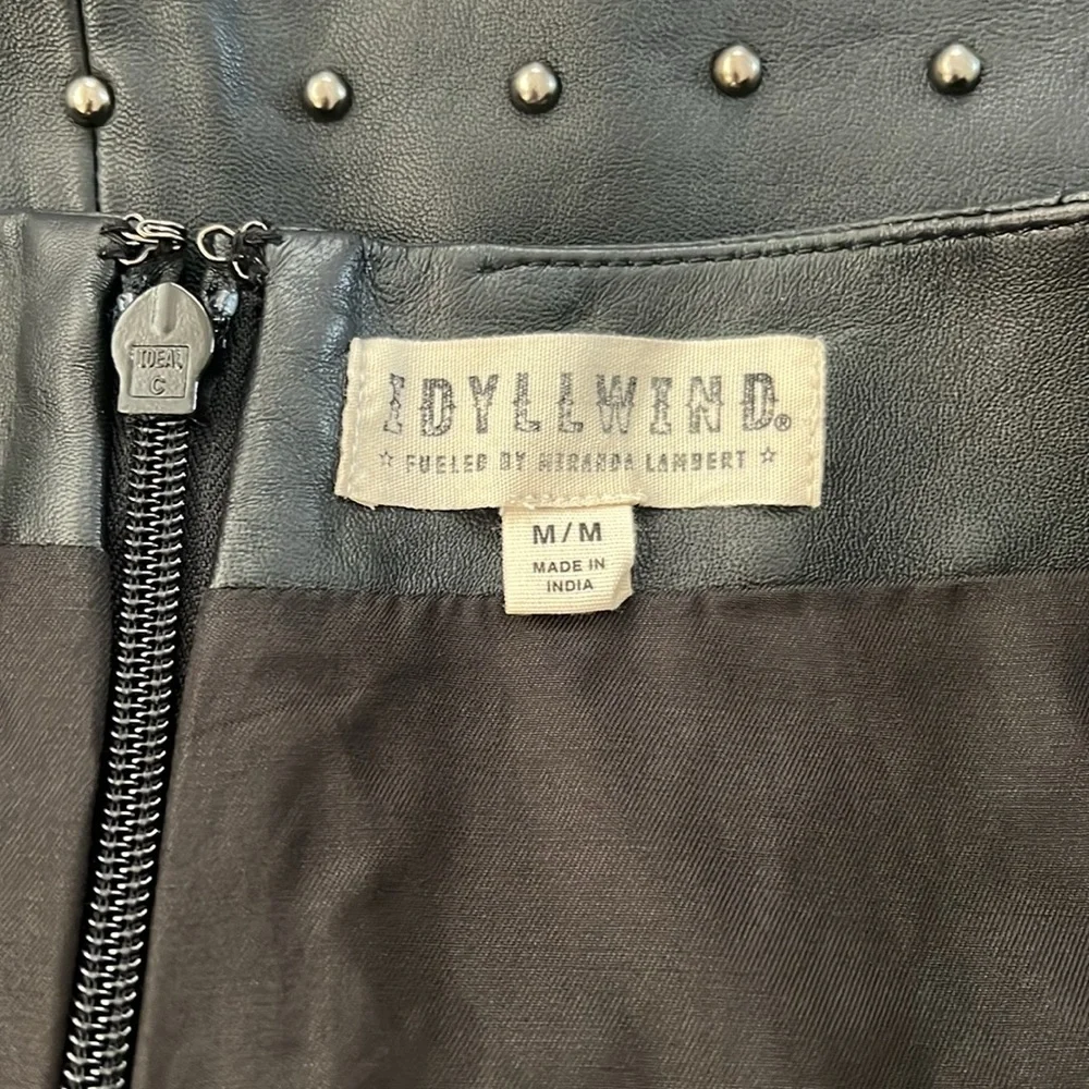 IDYLLWIND WOMEN'S GALLAWAY STUDDED LEATHER MINI SKIRT - Picture 6 of 9